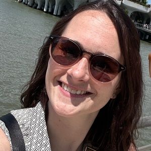 Meet your Posher, Laura